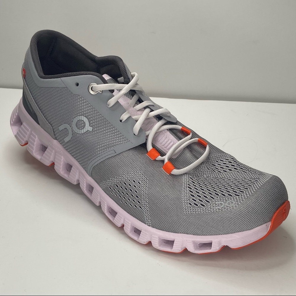 Women’s On Running Like-New Cloud X, light pink/orange, size 9.5